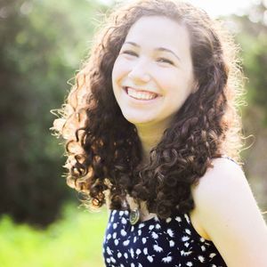 Meet your Posher, Lara